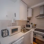 Perfect In Apartment *